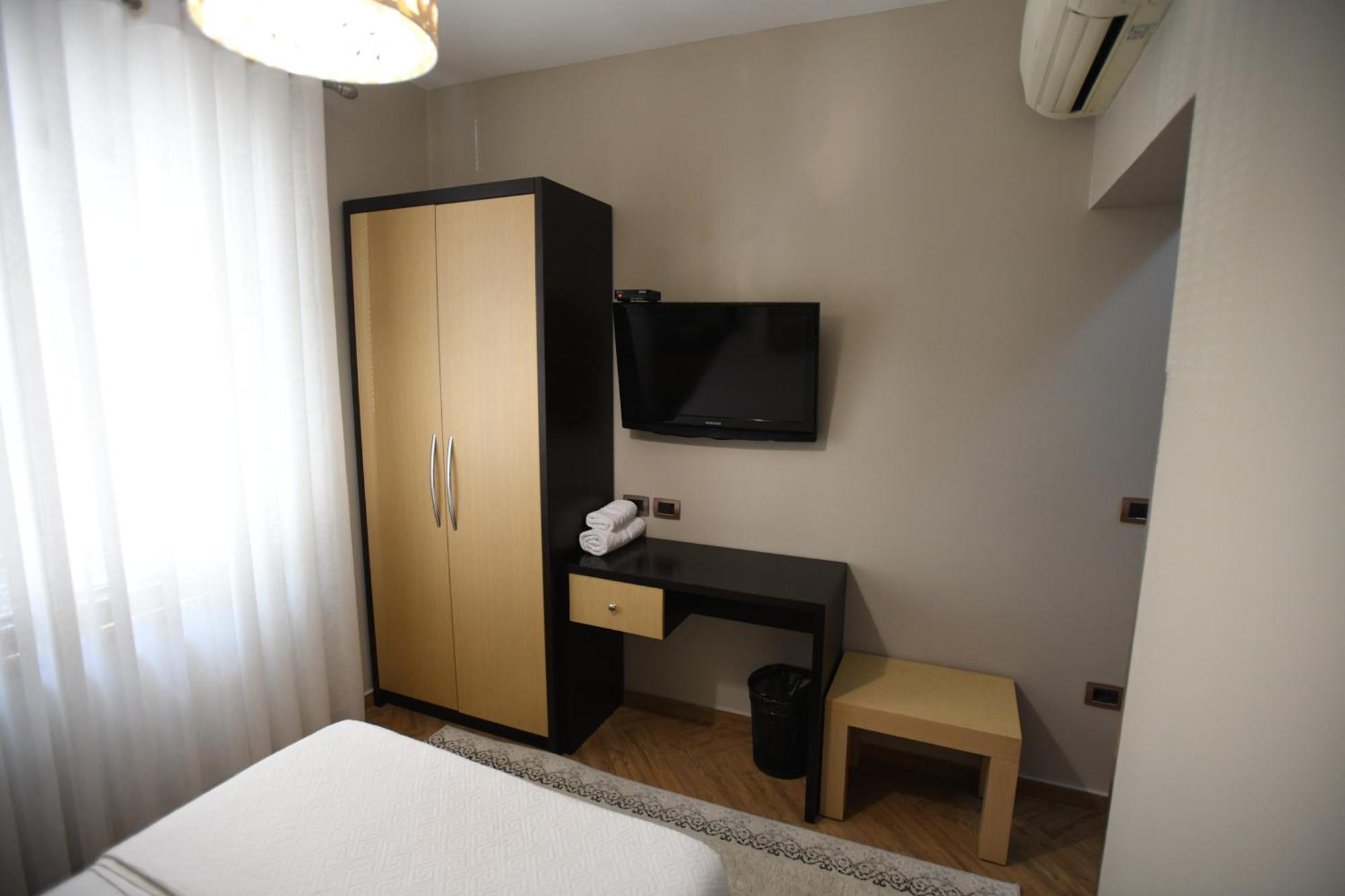 Hotel Gega Berat Exterior photo